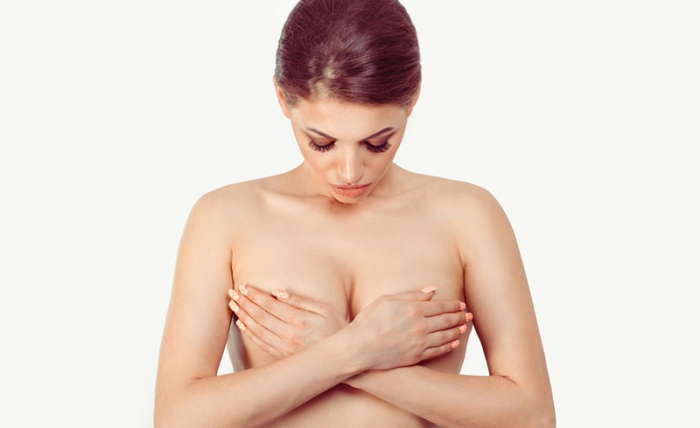 Forte poitrine : pourquoi avoir recours à la réduction mammaire ?
